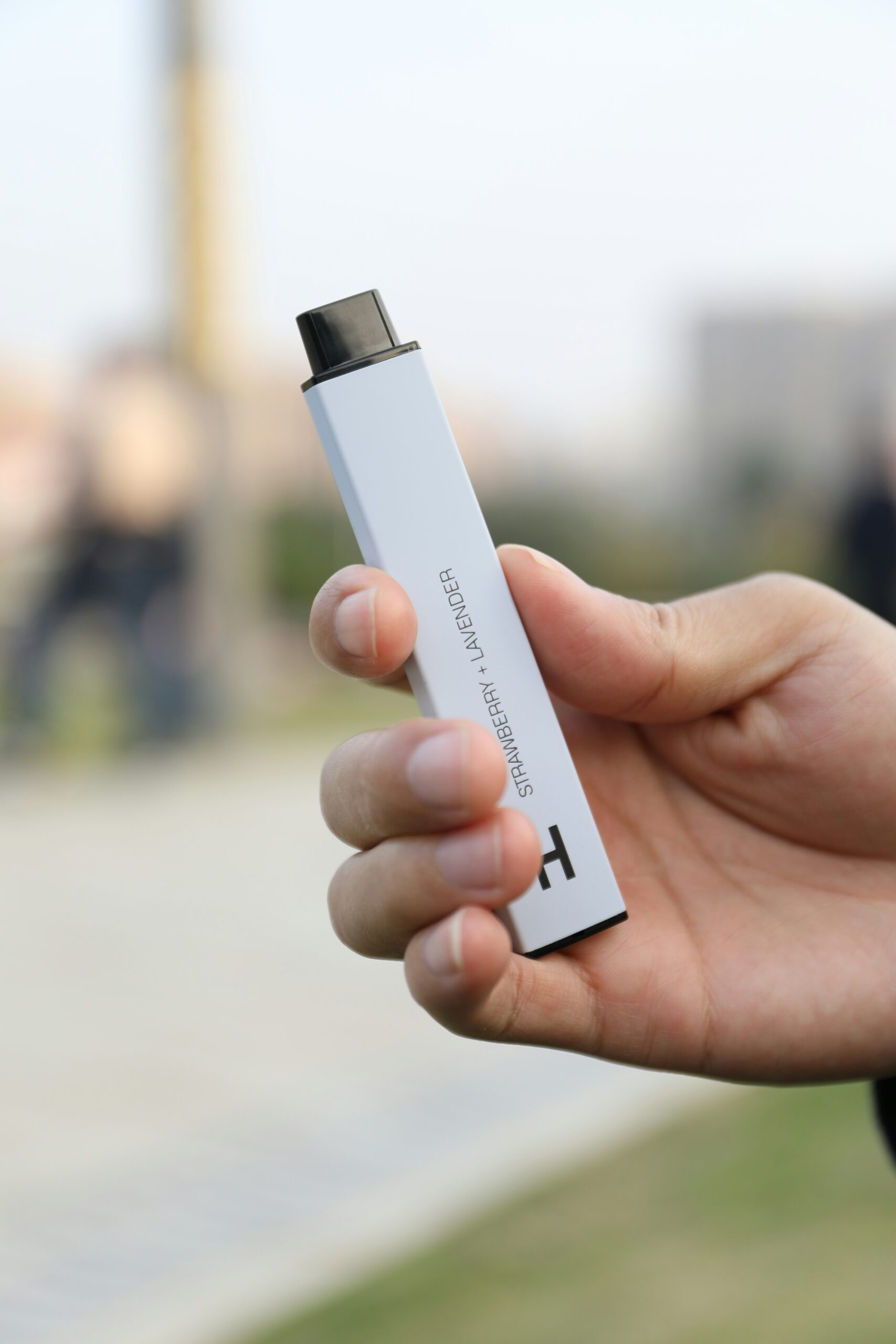 Rechargeable Vs Traditional Disposable Vapes
